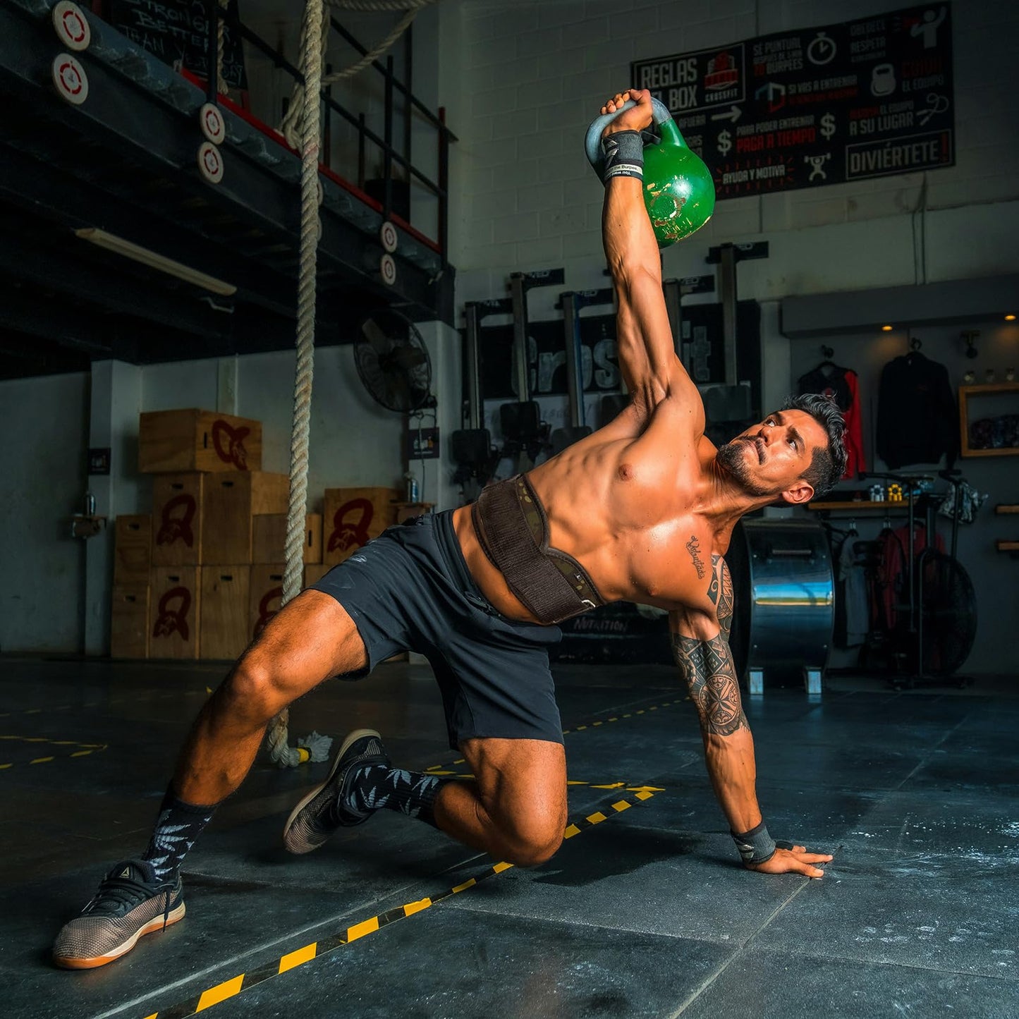 Weight Lifting Belt for Men and Women, 6-Inch Black/Camouflage Belt for Squats, Lunges, Deadlifts, and Thrusters